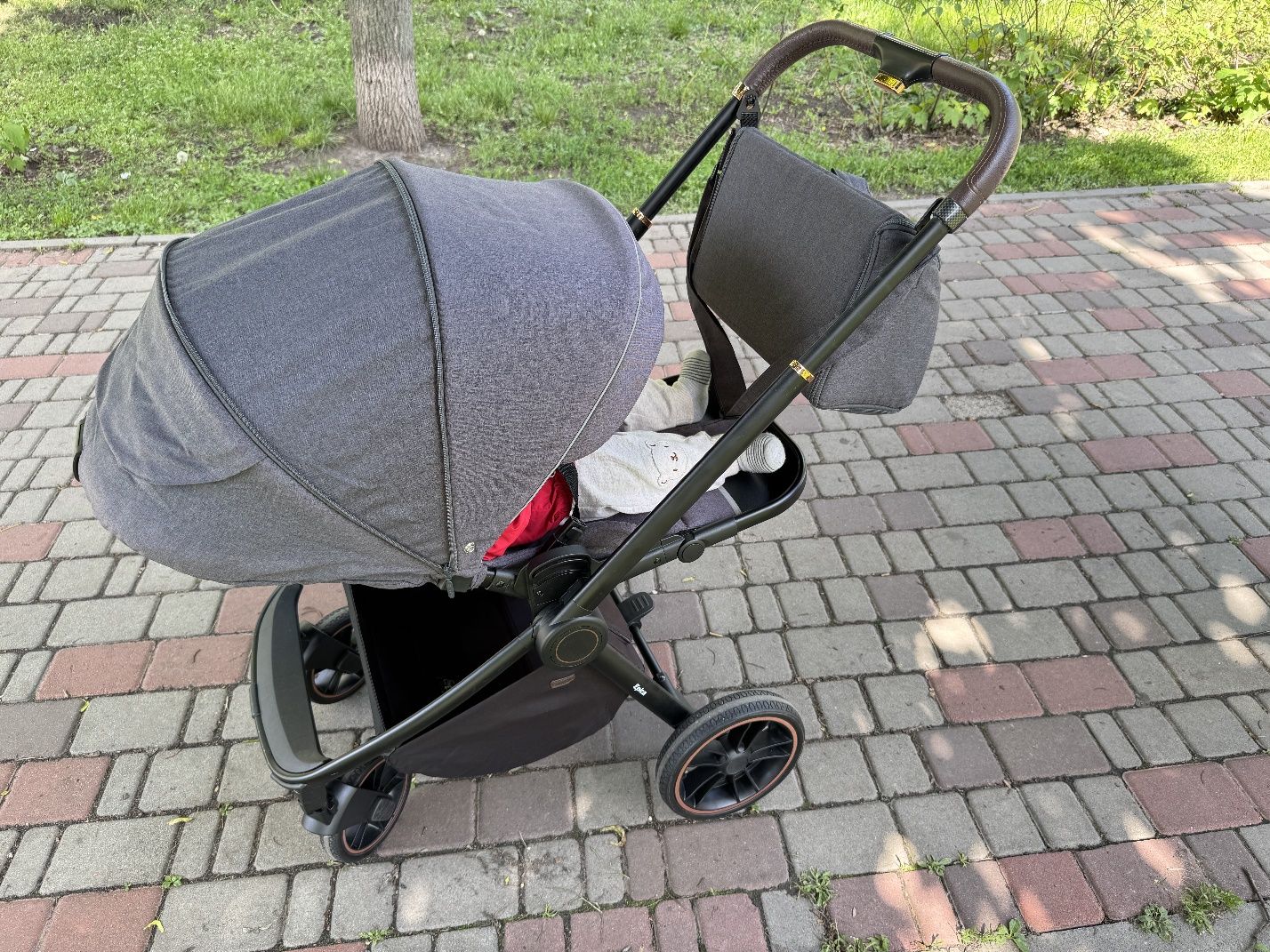 Коляска 3 в 1 CARRELLO Epica 8510/1