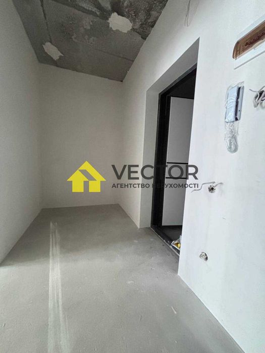 Однокімнатна на 3-му поверсі в ЗДАНОМУ будинку. Вікна у двір!