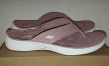 Skechers нові сандалі шльопанці фірмові Skechers р.41/28