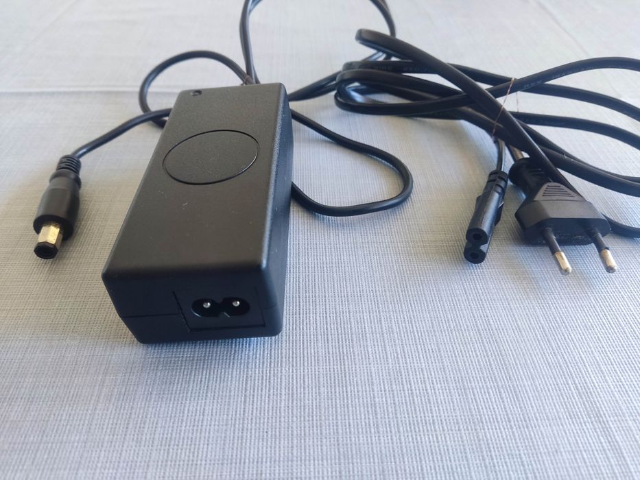 Zasilacz do laptopa Dell Inspiron Ładowarka 65W ośmiokąt 2,75 m s. BDB