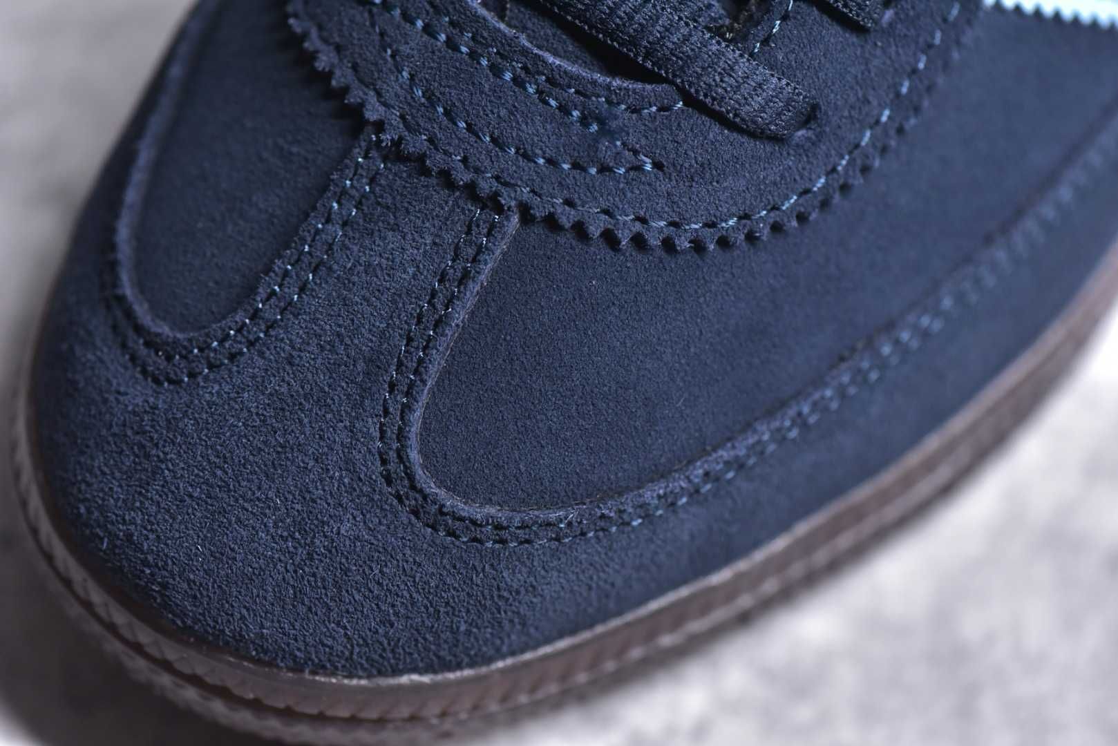 adidas Handball Spezial
Navy Gum