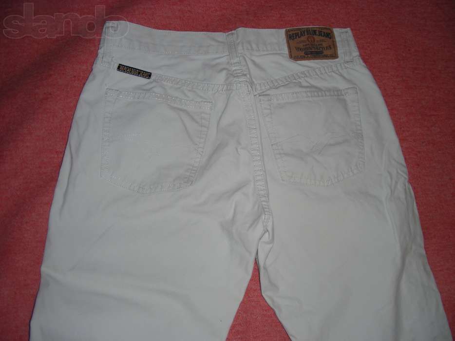 Продам летние белые котонновые джинсы на мальчика-подростка