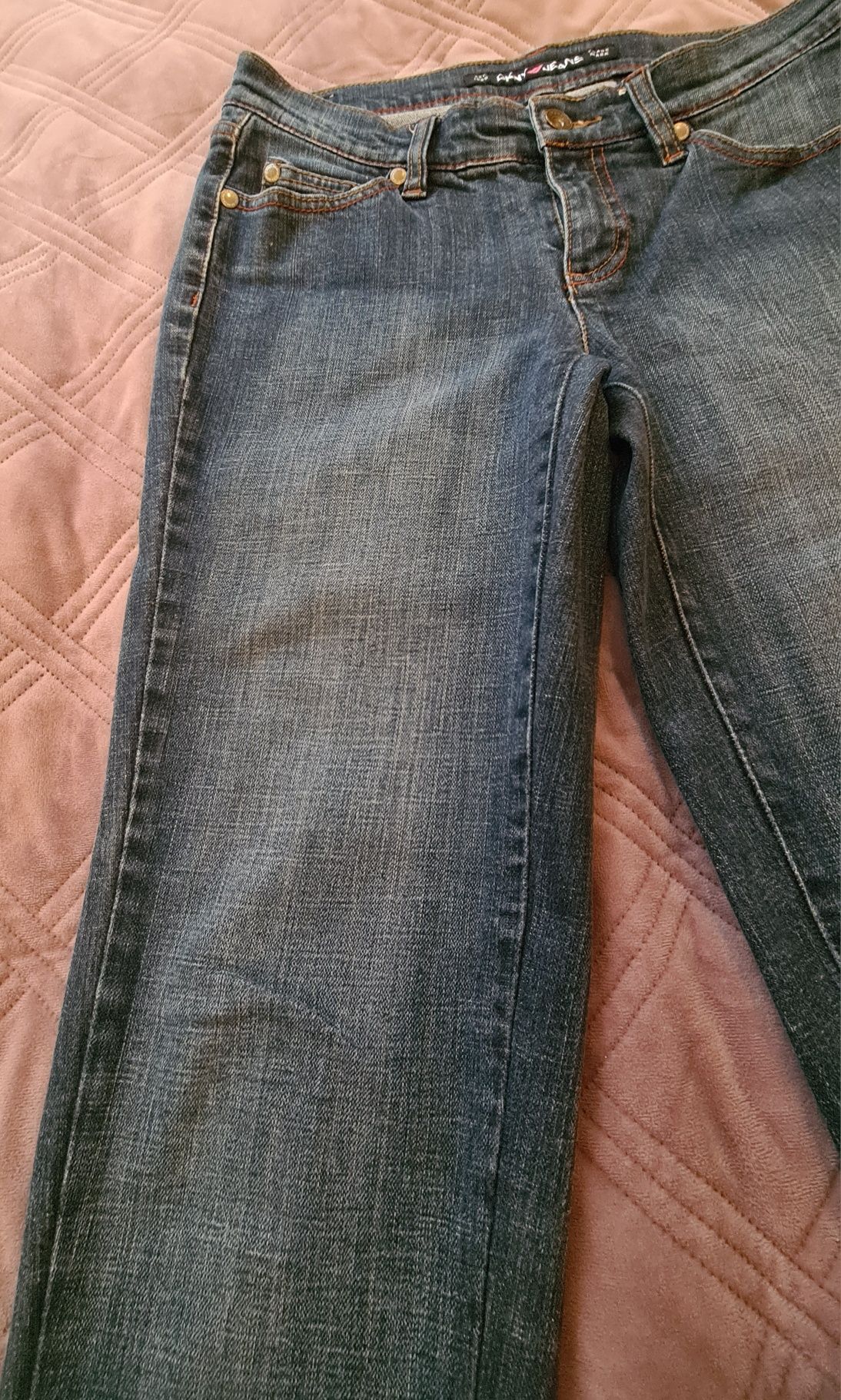 Jeansy DKNY Polecam