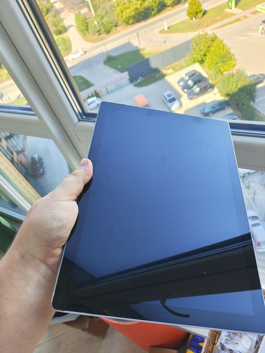 Microsoft Surface Pro 5 - i5 / 8/256 GB batary  8 hour