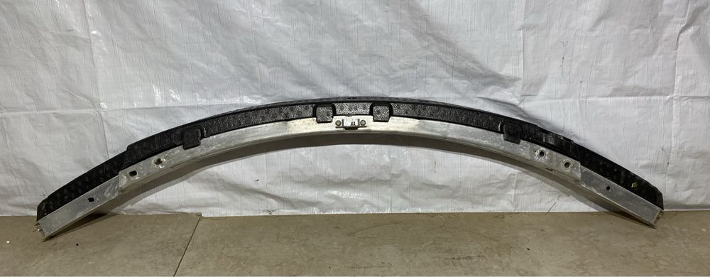 Tesla Model 3 підсилювач бампера