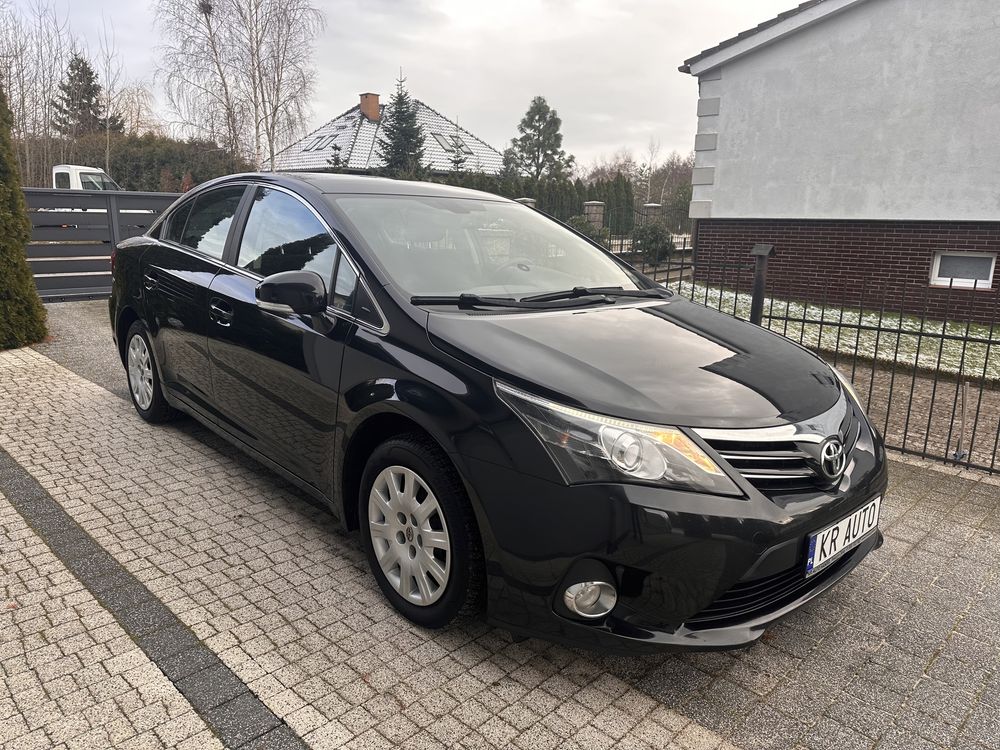 Toyota Avensis 1.8 Benzyna Lift LED Kamera Klimatronik Tempomat !!