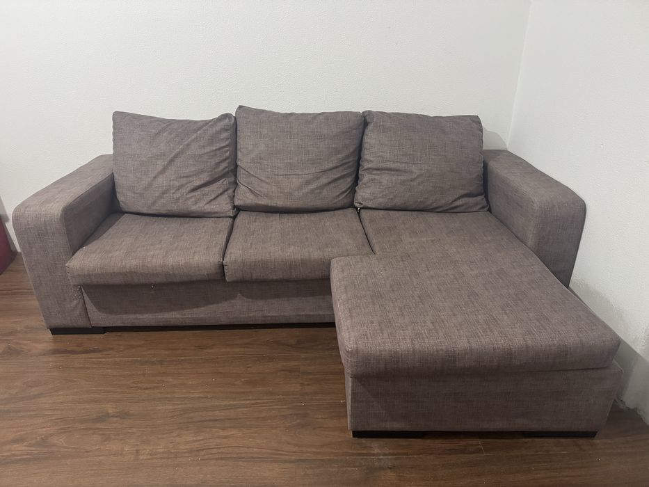 Sofá de canto cinzento