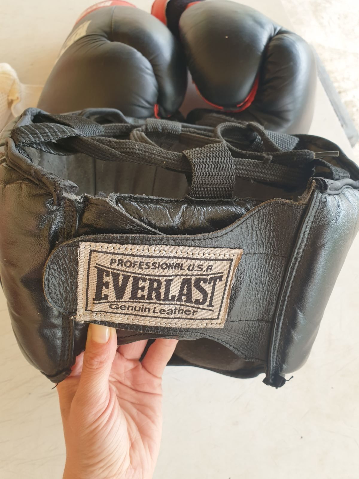 Шлем для единоборств кожаный взлослый Everlast (перчатки в подарок)