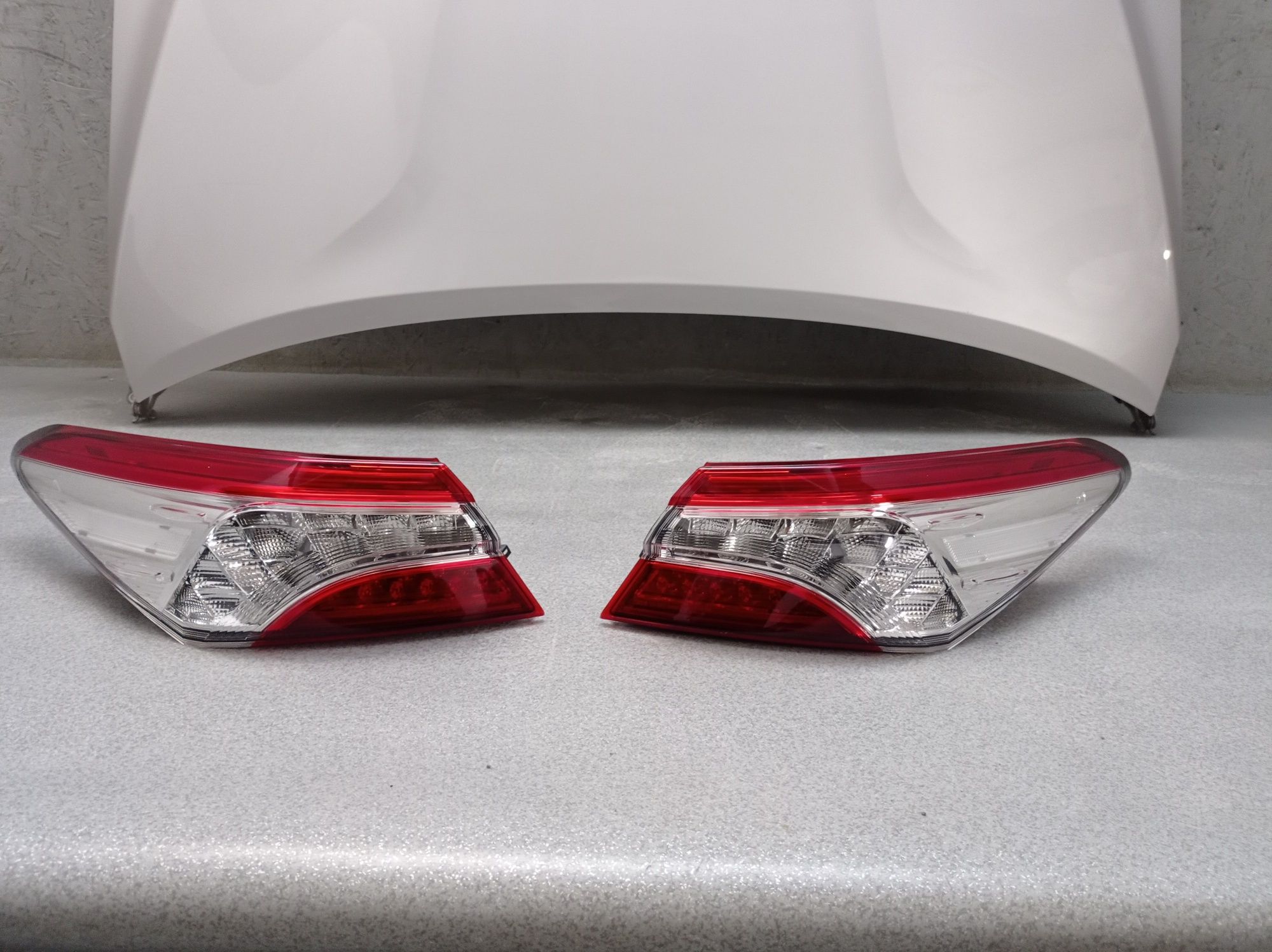 Стоп фонар ліхтар Toyota Camry 70 розборка 2018-2023р оригінал