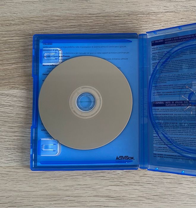 Guitar Hero Live PlayStation 4 (PS4) (Guitarra + Jogo + Dongle)