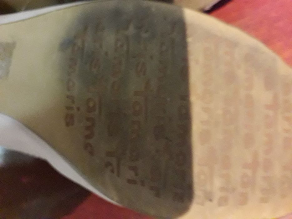 Sapatos em pele Tamaris