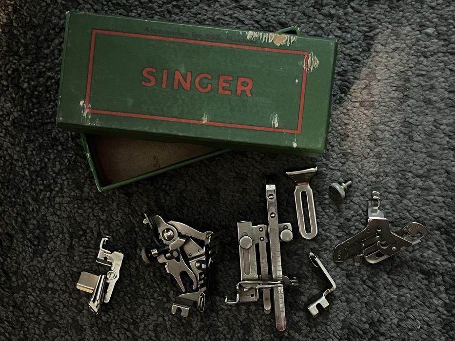 Singer No. 99 – Máquina de Costura Vintage (1933)