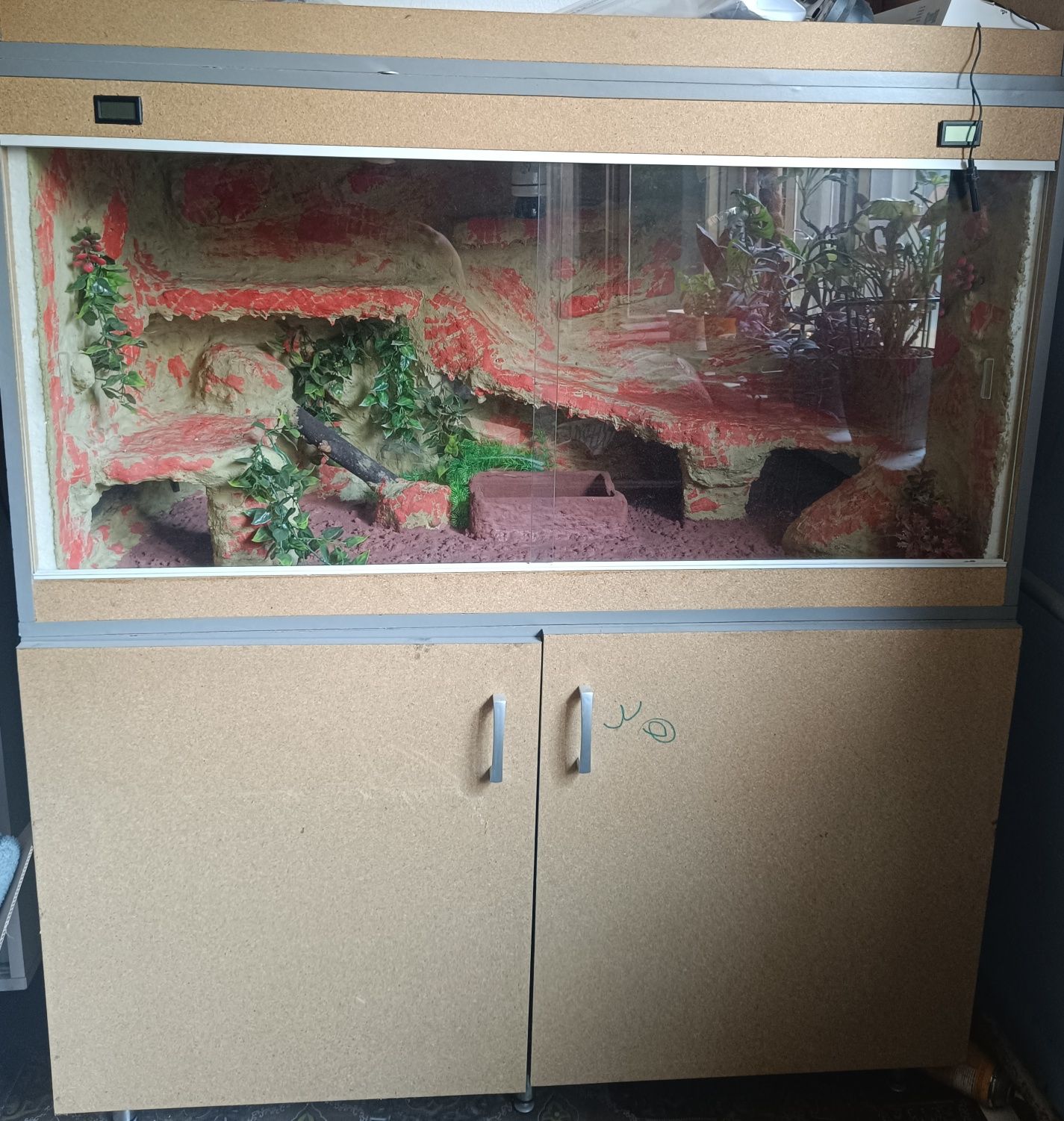 !Mega! Terrarium