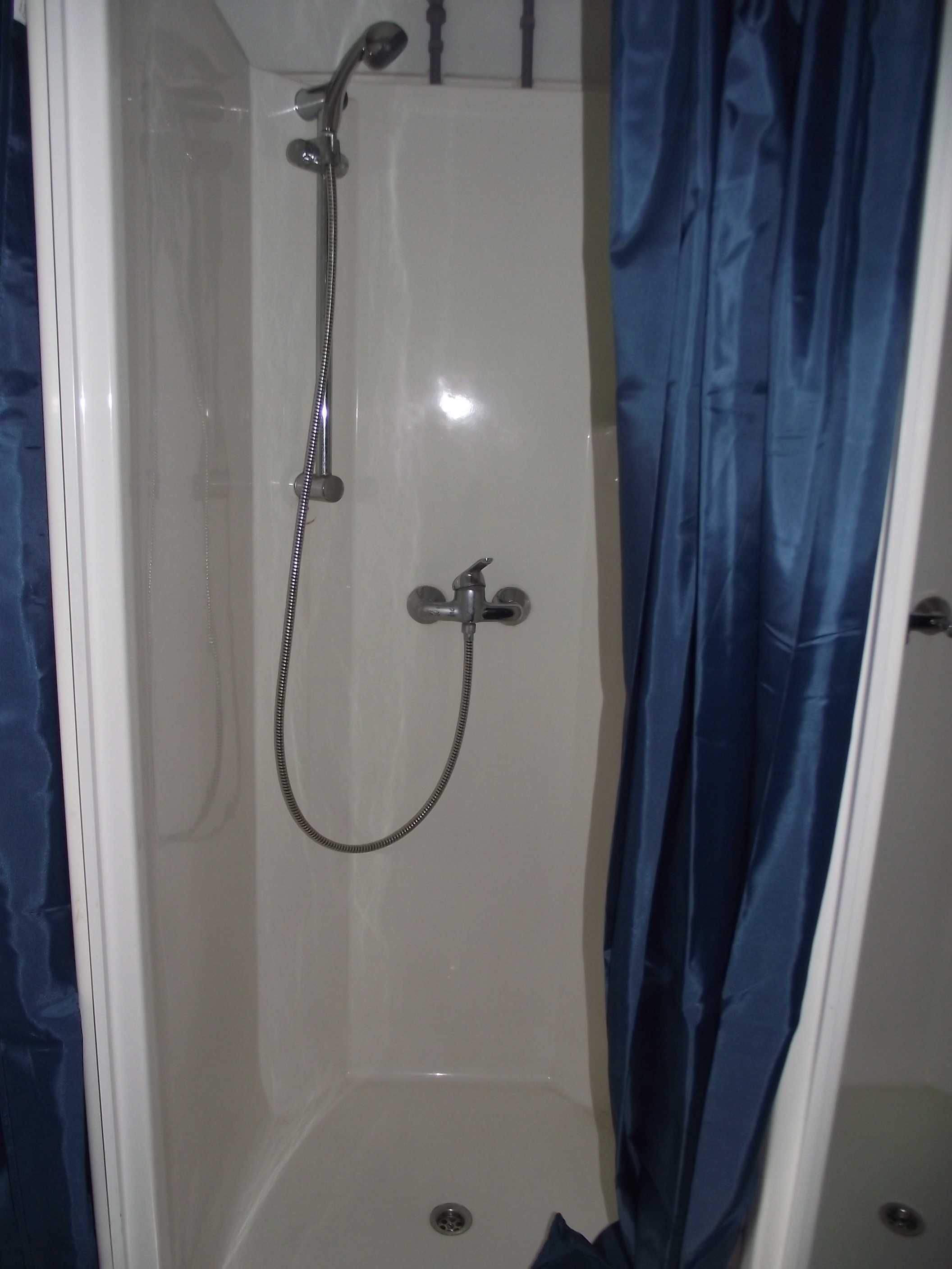 Kontener sanitarny , prysznicowy od ręki. Możliwy zakup z szambem