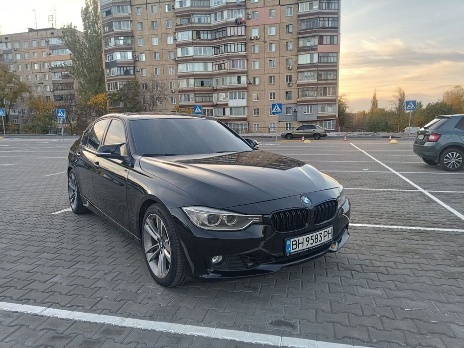 BMW f30 328i хорошая комплектация!!