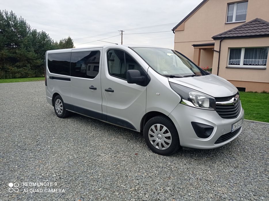 Opel Vivaro 9 osobowe wersja długa Polski salon 1.6