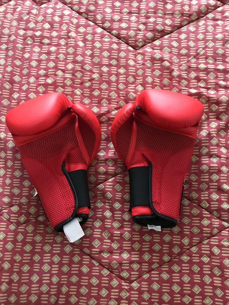 Kit saco de boxe e luva