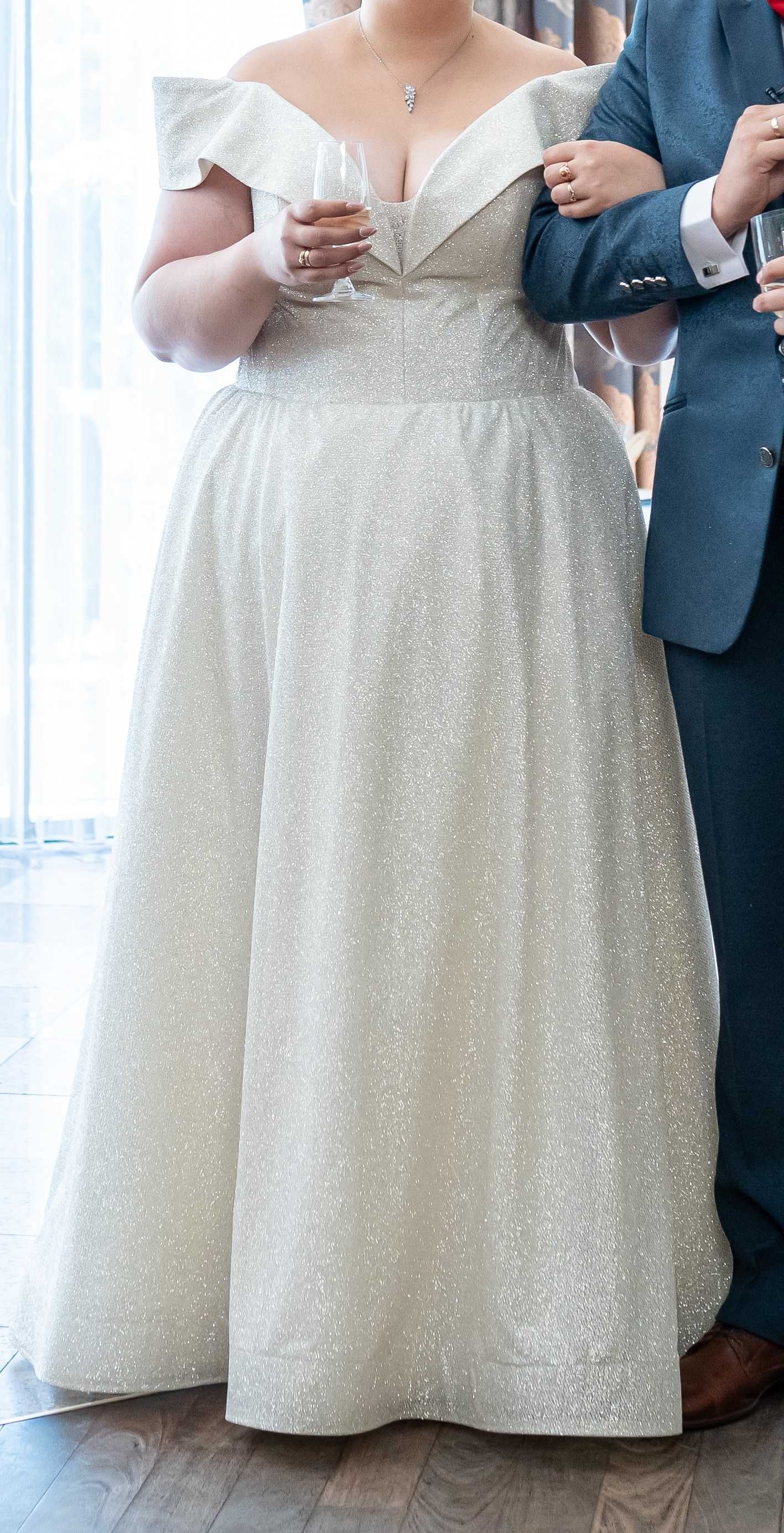 Wyjątkowa suknia ślubna (plus size)