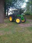 John Deere 1750  John Deere 1750, 4x4, dobry stan