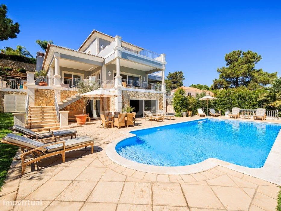 Moradia T5+1, com piscinas, na Quinta do Lago, Algarve