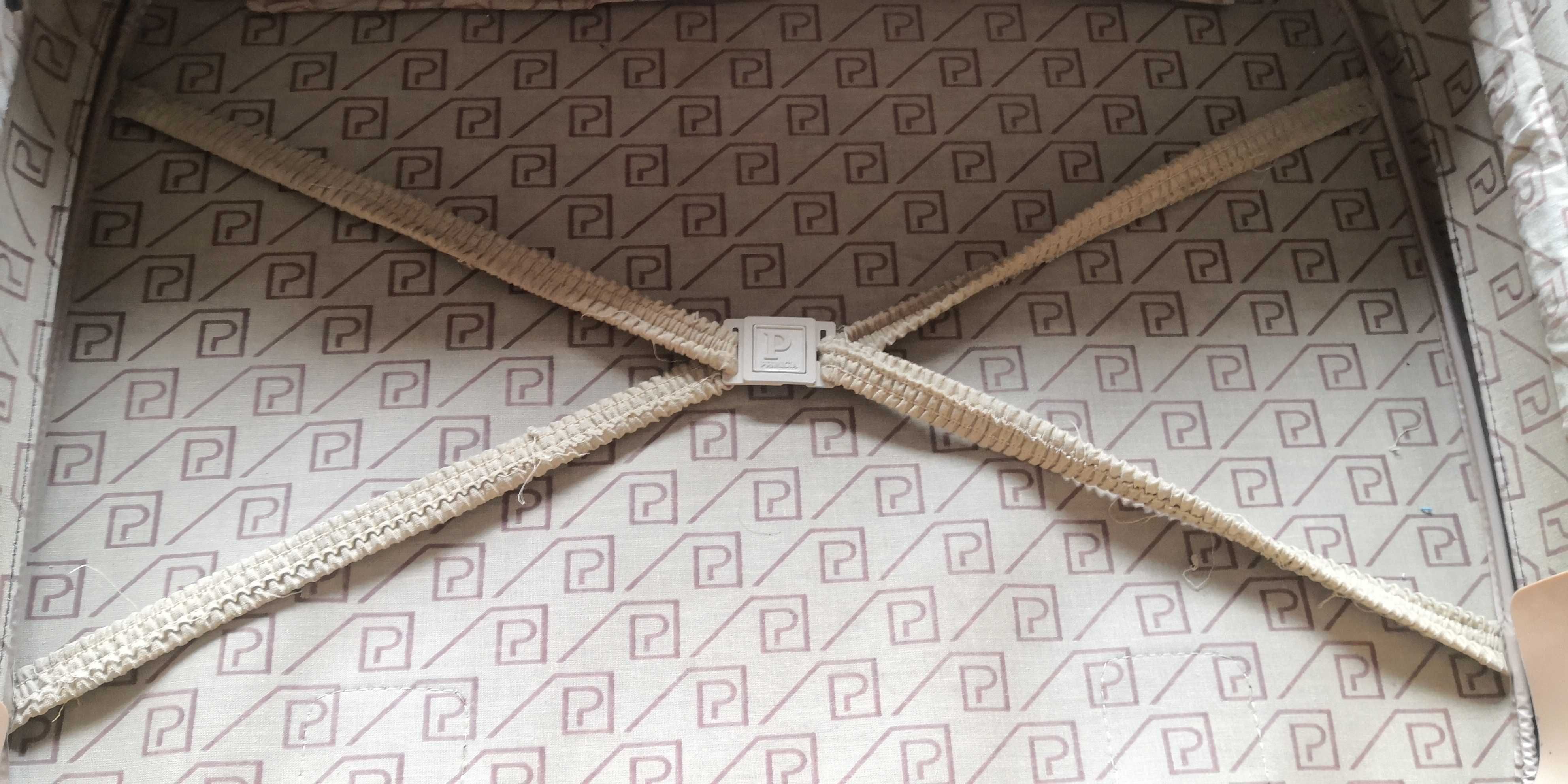 mala 65 cm X 50 cm X 19,5 cm