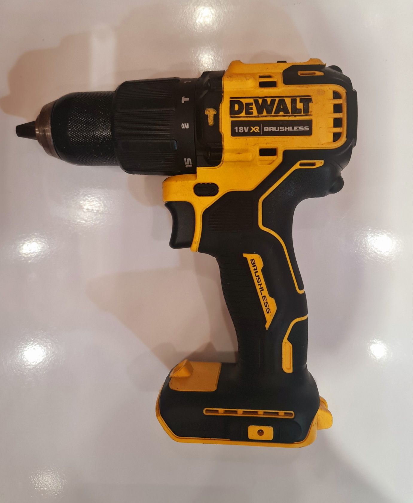 Ударний безщітковий Шуруповерт DeWalt dcd709