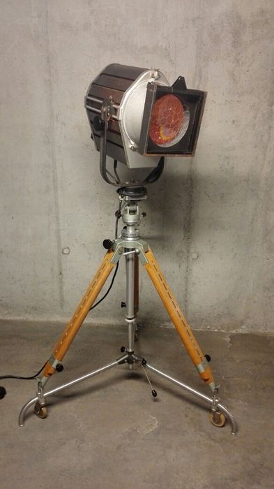 Lampa sceniczna teatralna duża ddr loft rarytas fresnel. Loft industri