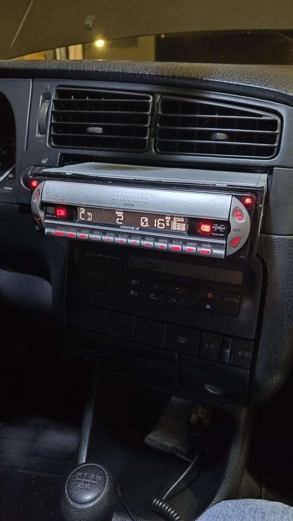 Rádio Sony CDX-R3300 xplod