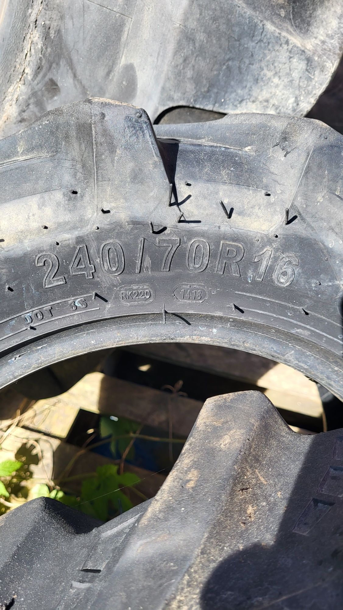 Opony radial 240/70 R 16