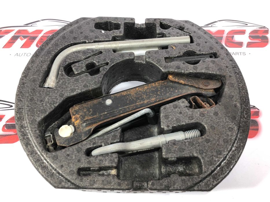Kit Roda Suplente Macaco AUDI A3 8P VOLKSWAGEN GOLF V 5 Original
