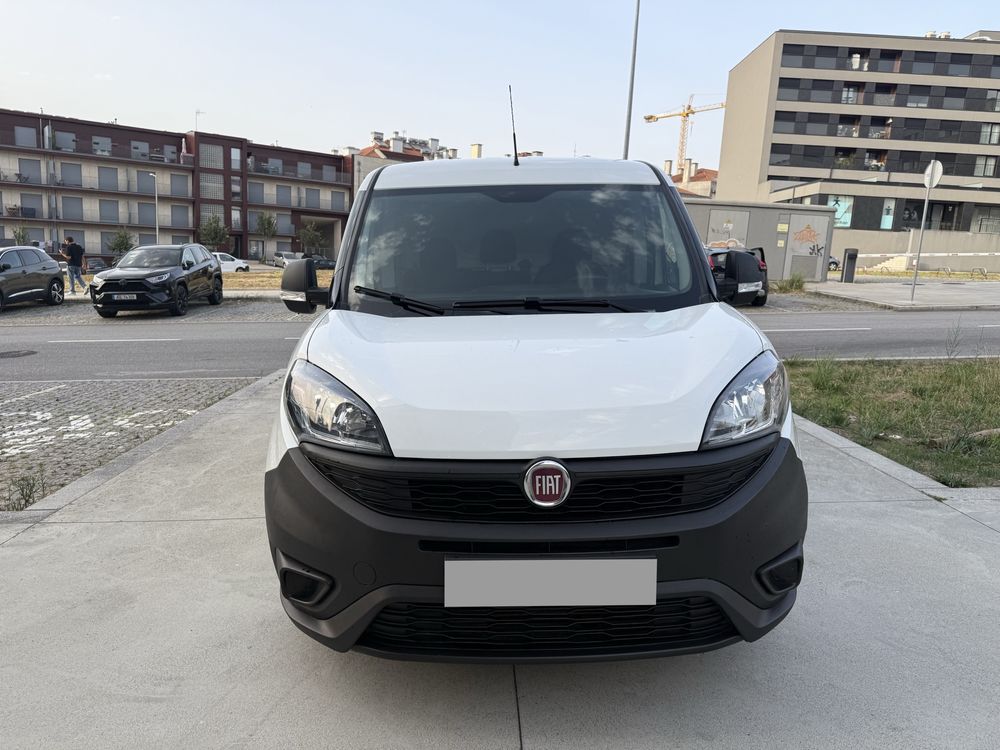 Fiat Doblo - 2019 - 3 Lugares c/ GPS - 1.6 Diesel