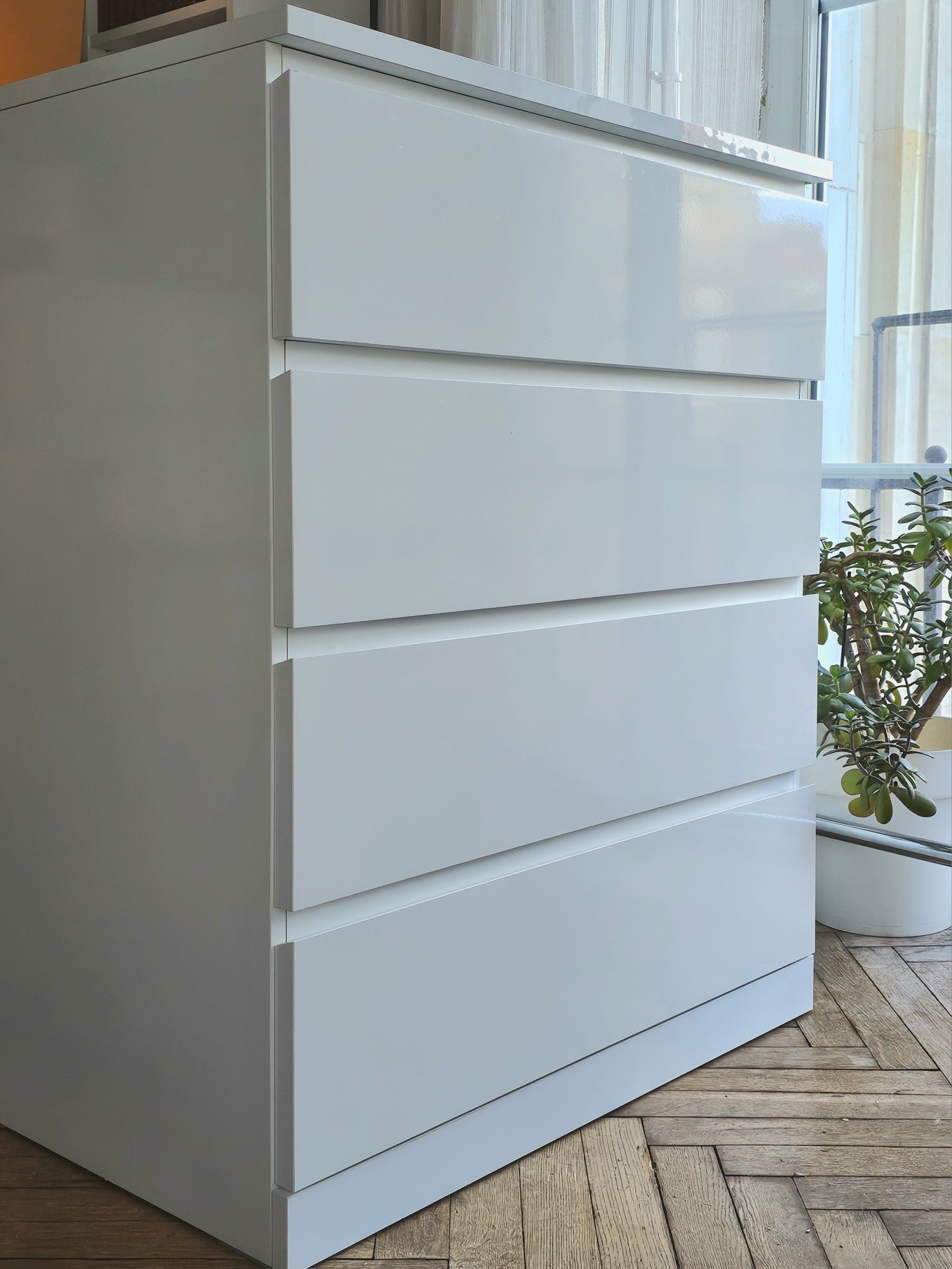 Komoda MALM z IKEA 4 szuflady, biala z połyskiem