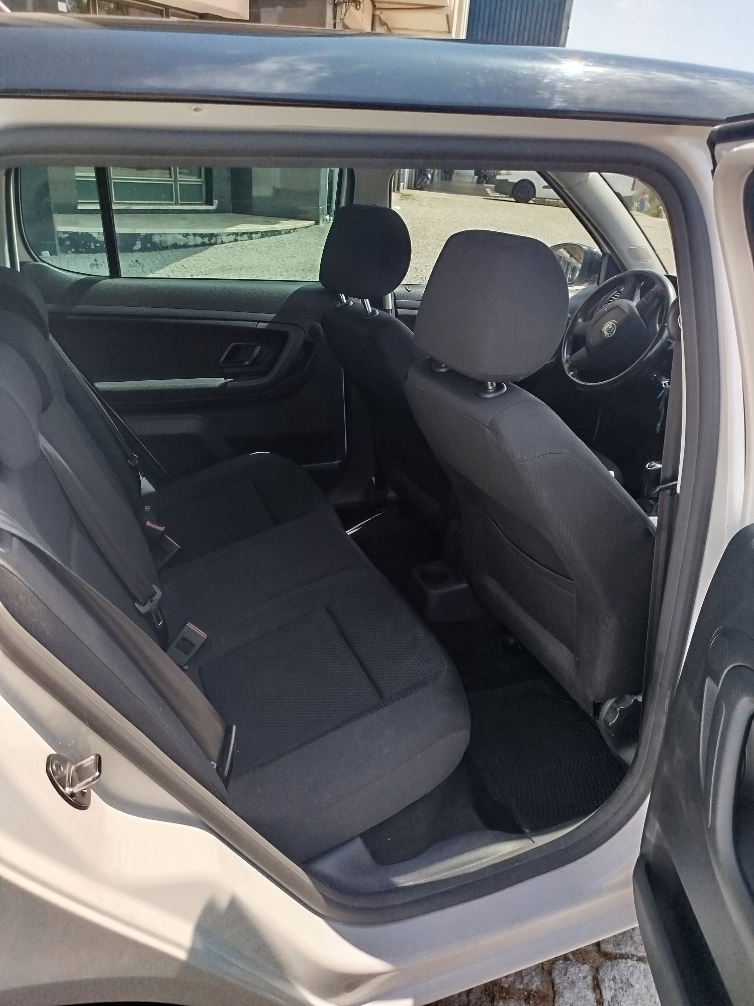 Oportunidade! Skoda Fabia 1.6TDI (90cv) - 58.000 km - Excelente estado
