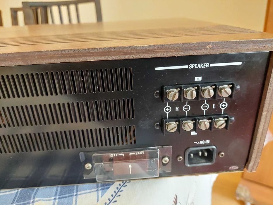 Vendo Rádio amplificador Sony STR 6046A