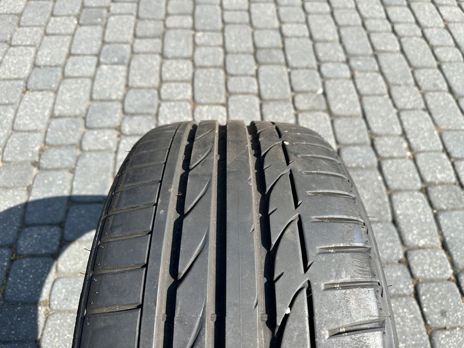 Opona Bridgestone Potenza S001 - 245/35/19