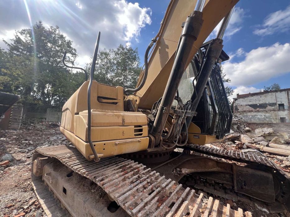Ескаватор гусеничний Caterpillar 325D