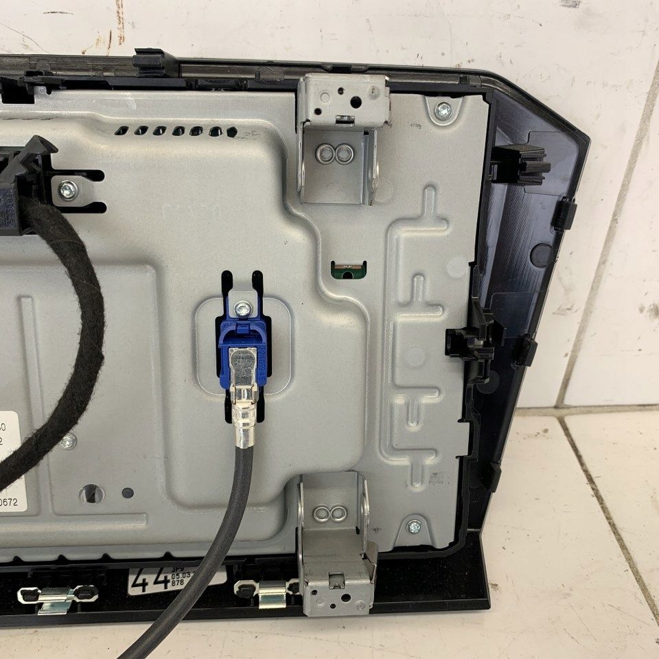 Wyświetlacz ekran monitor radia nawigacji VW Passat B8 3G 19r