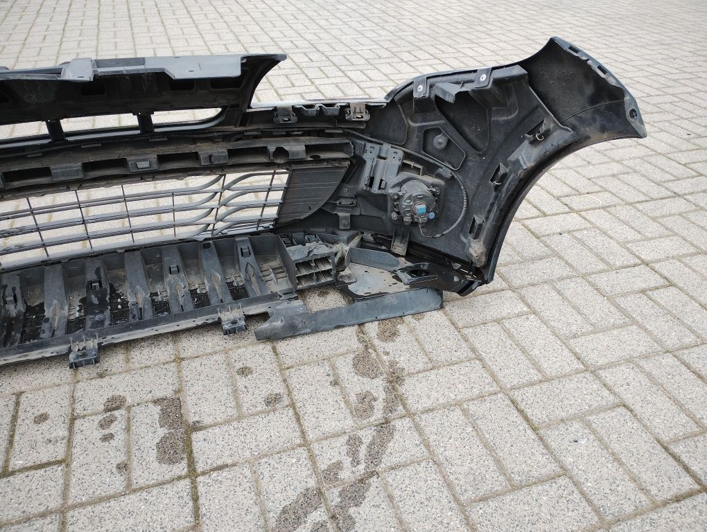 Zderzak Renault Megane III TEGNE