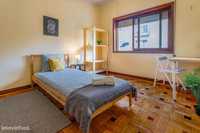 525548 - Quarto com cama de solteiro em apartamento com 5 quartos