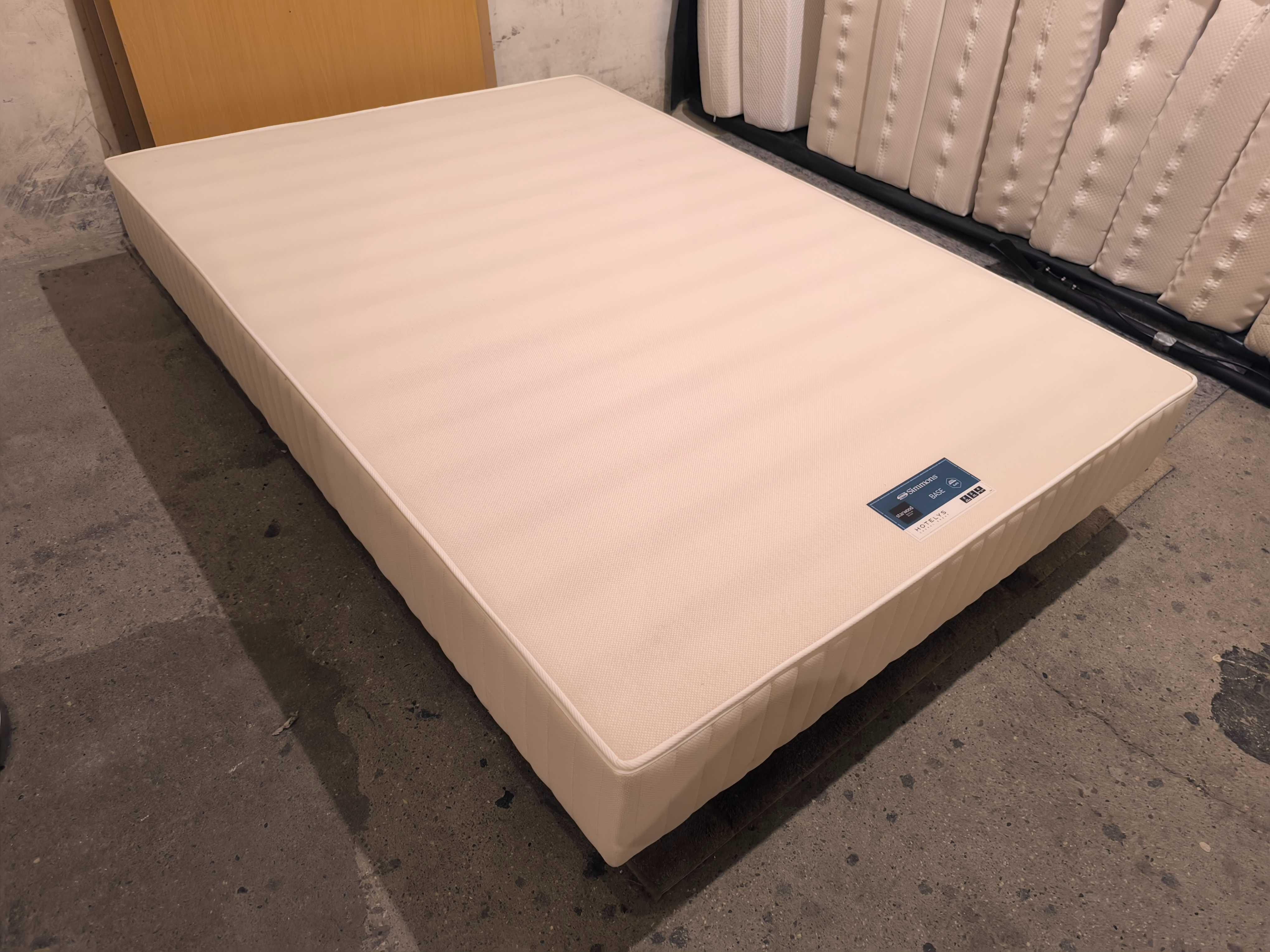 Łóżko 140x200 kontynentalne JAK NOWE + Materac Ikea Morgedal Zadbany