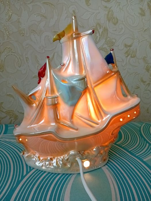 Аромалампа-нічник кораблик парцеляновий