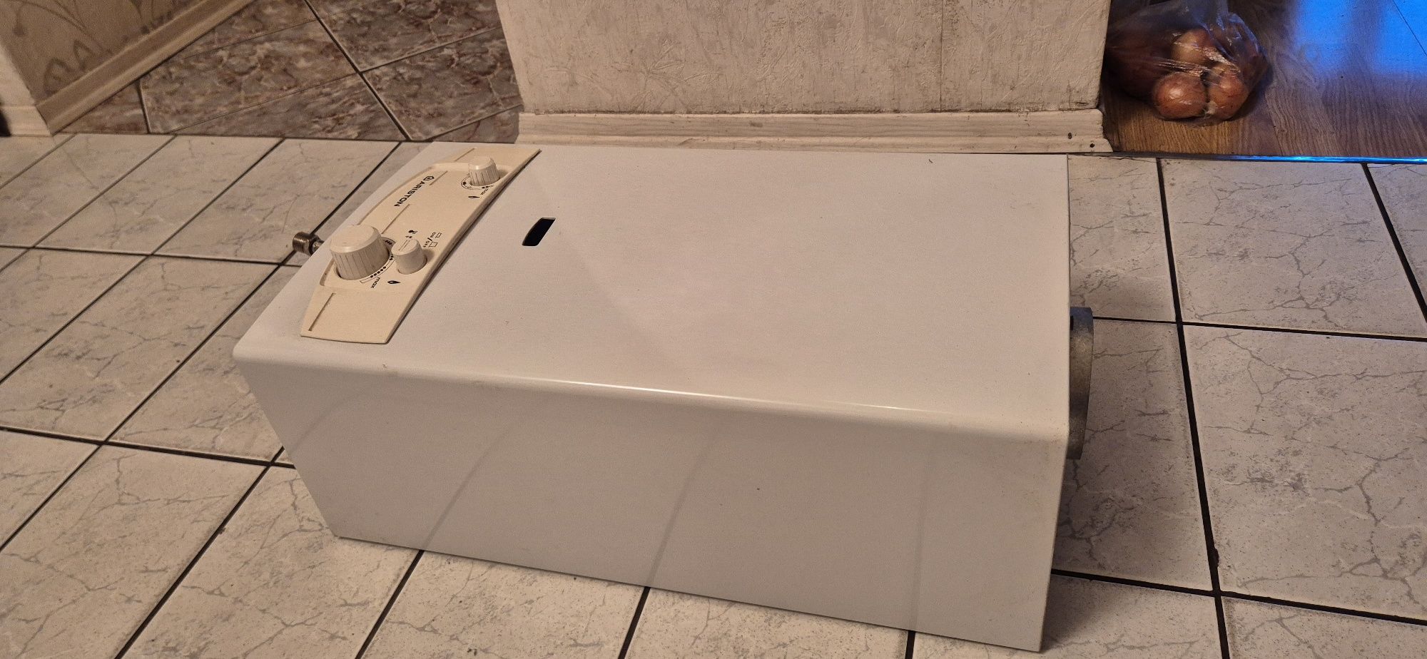 ARISTON FAST 11-14 CF Piecyk, przepływowy, gazowy.