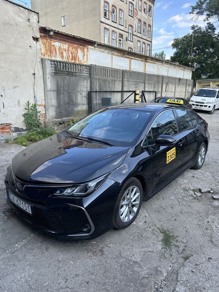 Аренда автомобилей для работы в такси.