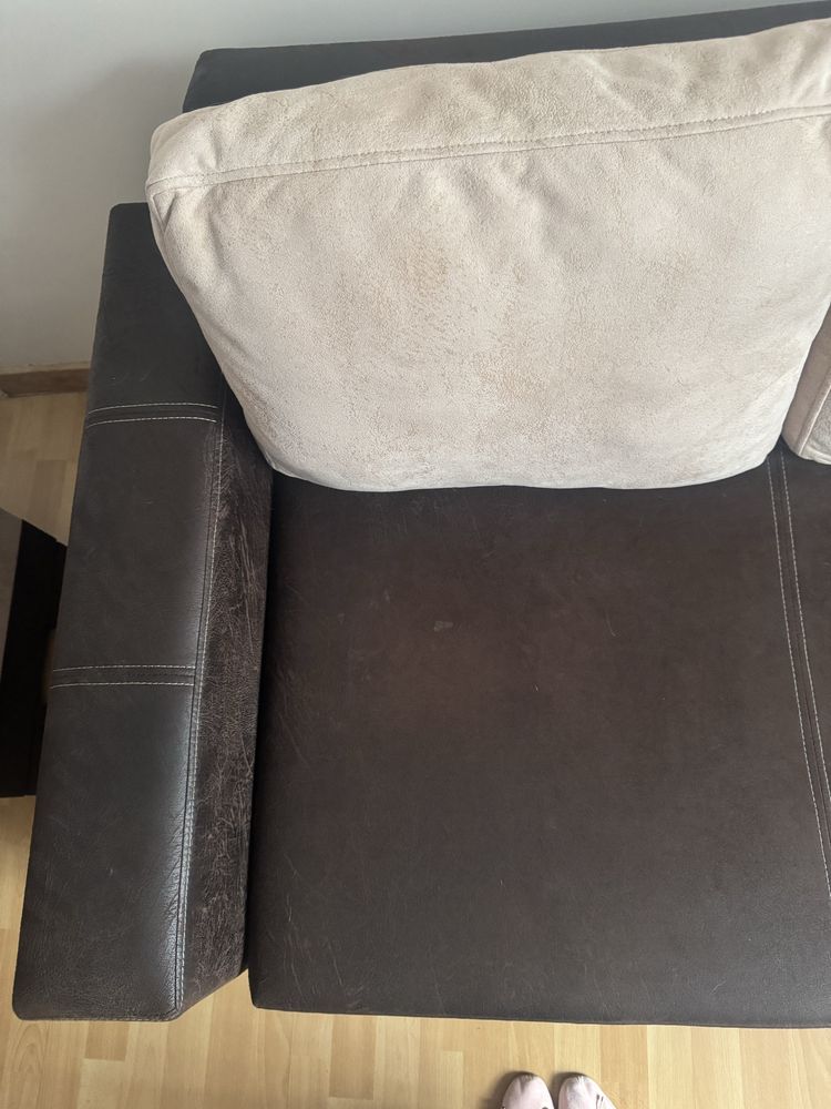 Sofa rozkładana 2osobowa z pojemnikiem na pościel