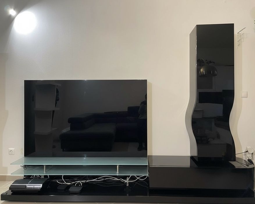 [alternativa IKEA] Movel lacado alto brilho com garrafeira