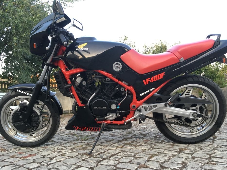 Honda VF 400 F - o prazer de uma clássica