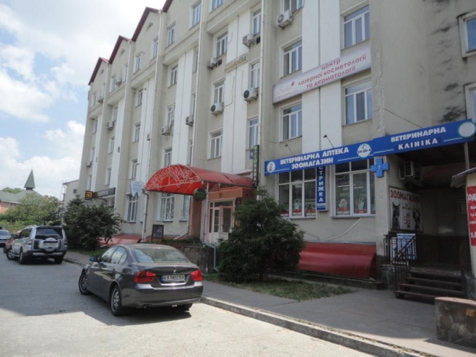 Продам комерційне  приміщення в прохідному місці