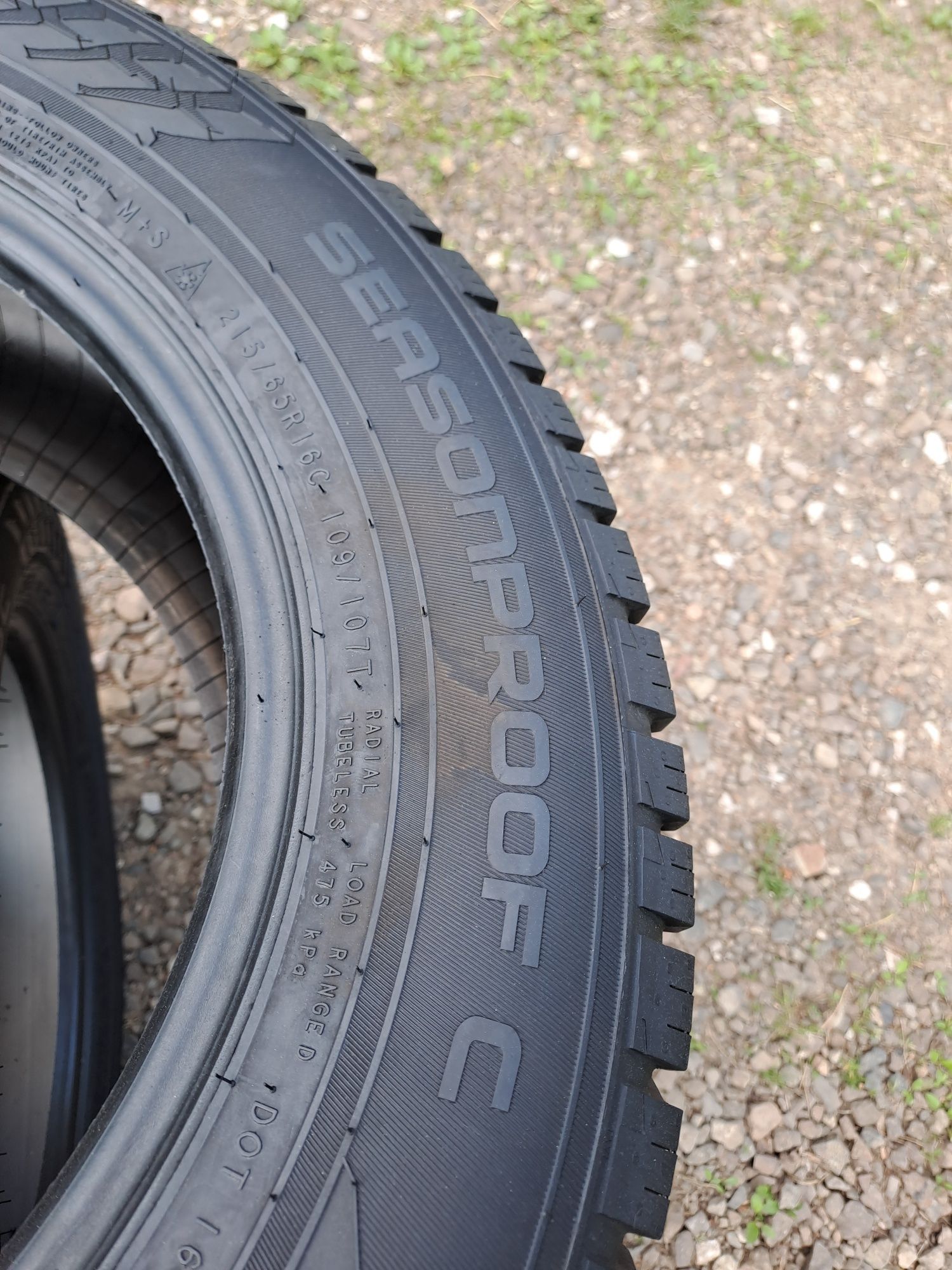 Opony 215 65 R16c Nokian Season Proof C