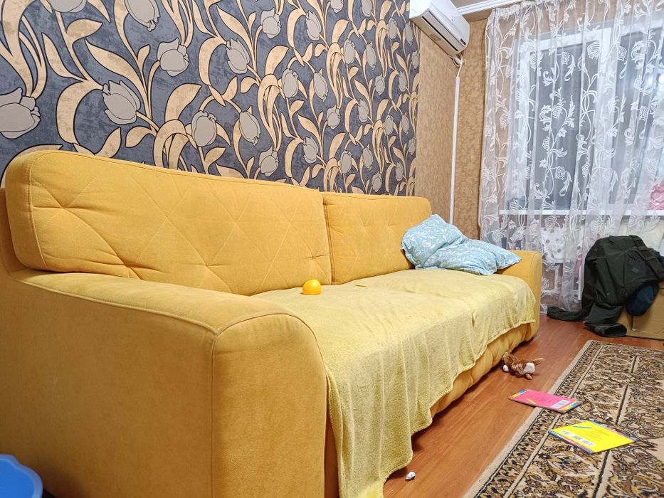 Диван гостевой,удобный,но есть некоторые неполадки