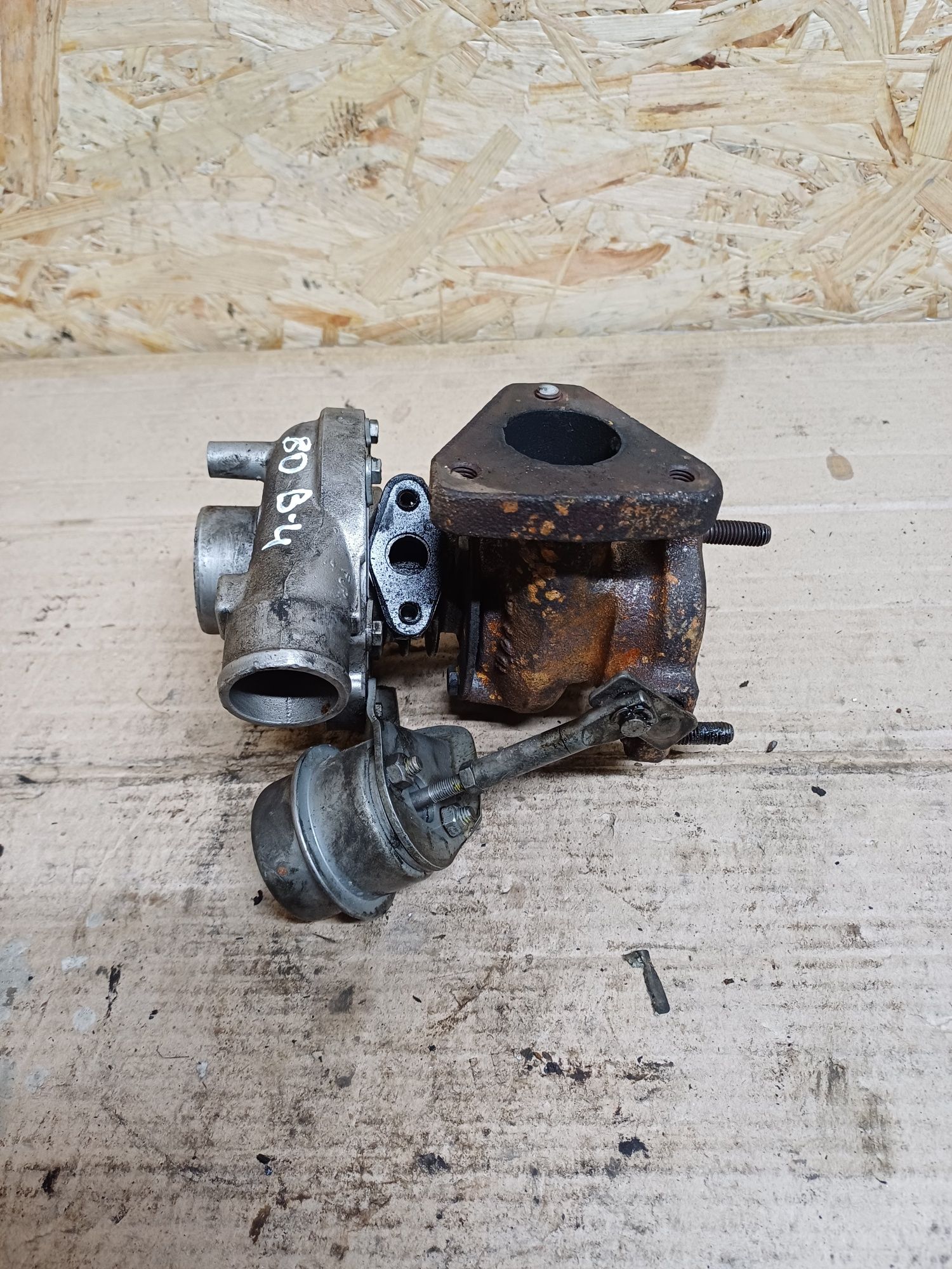Audi 80 B-4 1.8 TDI турбіна 028145701T 028145701E 028145703D